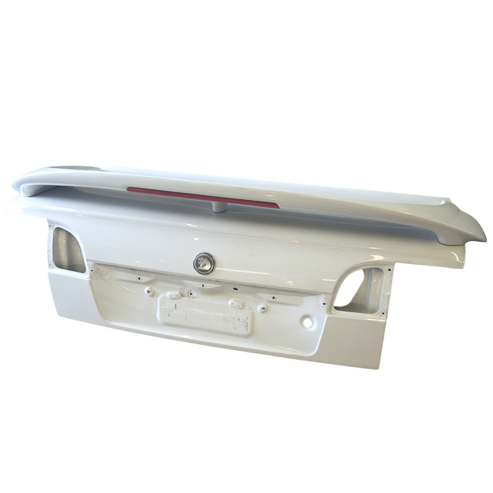 VS HSV CLUBSPORT - Bootlid with Wing and Brake Light - Alaskan White