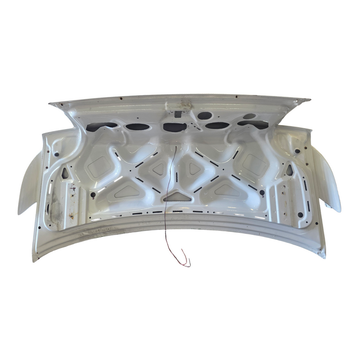 VS HSV CLUBSPORT - Bootlid with Wing and Brake Light - Alaskan White