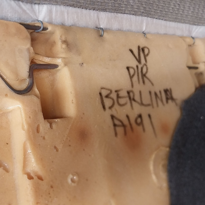 A191 - VP Holden Commodore Berlina Sedan - Rear Seat