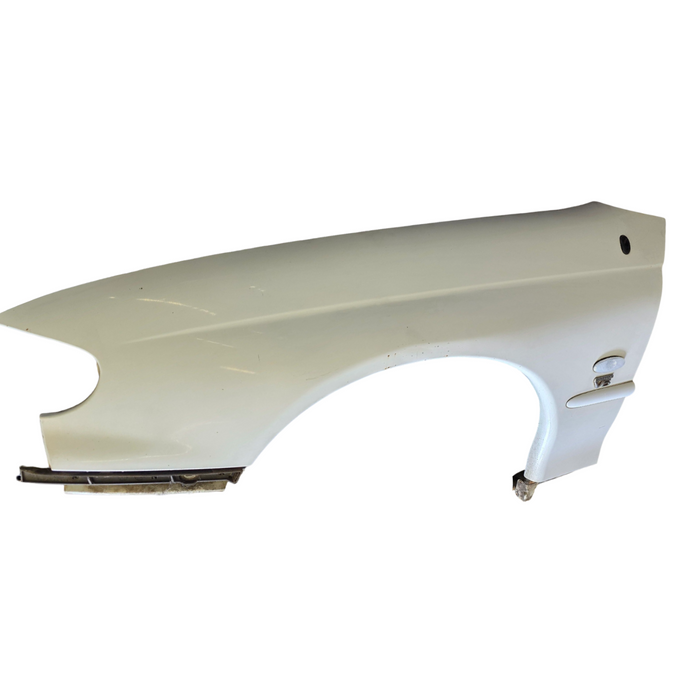MP101 - VT / VX Holden Commodore - PASSENGER SIDE - Guard / Heron White GENUINE