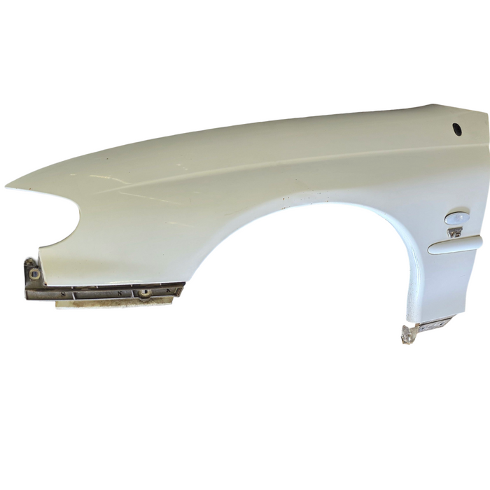 MP101 - VT / VX Holden Commodore - PASSENGER SIDE - Guard / Heron White GENUINE
