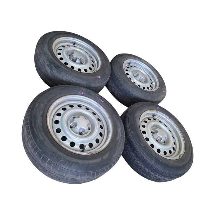 7" Chaser / Interceptor Wheels with Centre Caps and tyres "7.00J x 15" (set of 4)