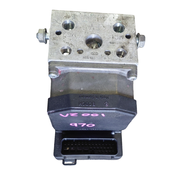 vz001 - VZ Holden Commodore V8 - Bosch ABS Module #970