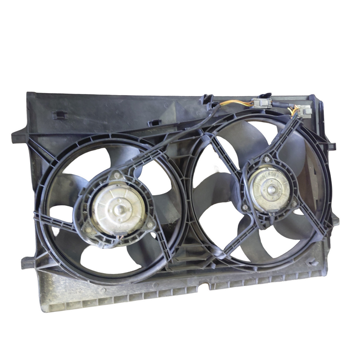 vz001 - VZ Holden Commodore Wagon Sep 05 - V8 LS1 Thermo Fan 5 pin