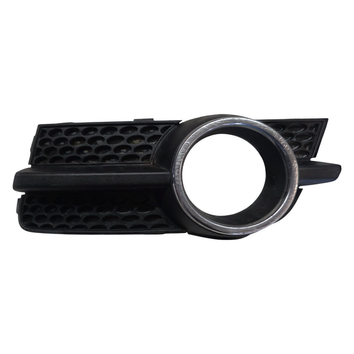 Sm001 - VZ Holden Commodore SVZ - PASSENGER SIDE - Fog Light Bezel