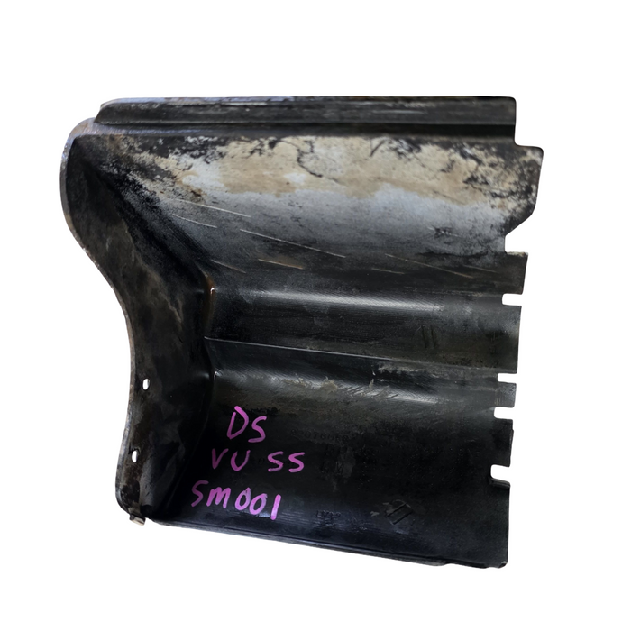 Sm001 - VU SS Holden Commodore - DRIVER'S SIDE - Sideskirt End Cap / White