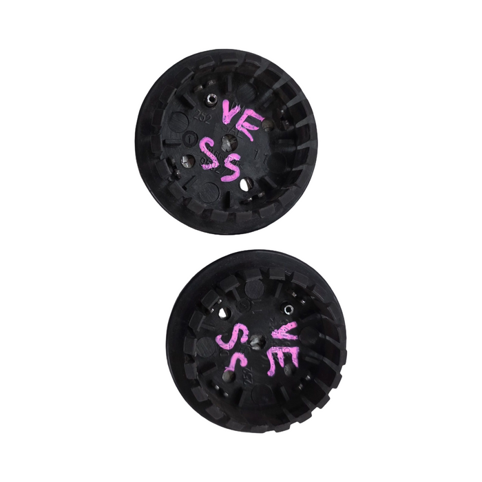 Sm001 - VE SS Holden Commodore - Centre Caps Set / Black - Chrome.