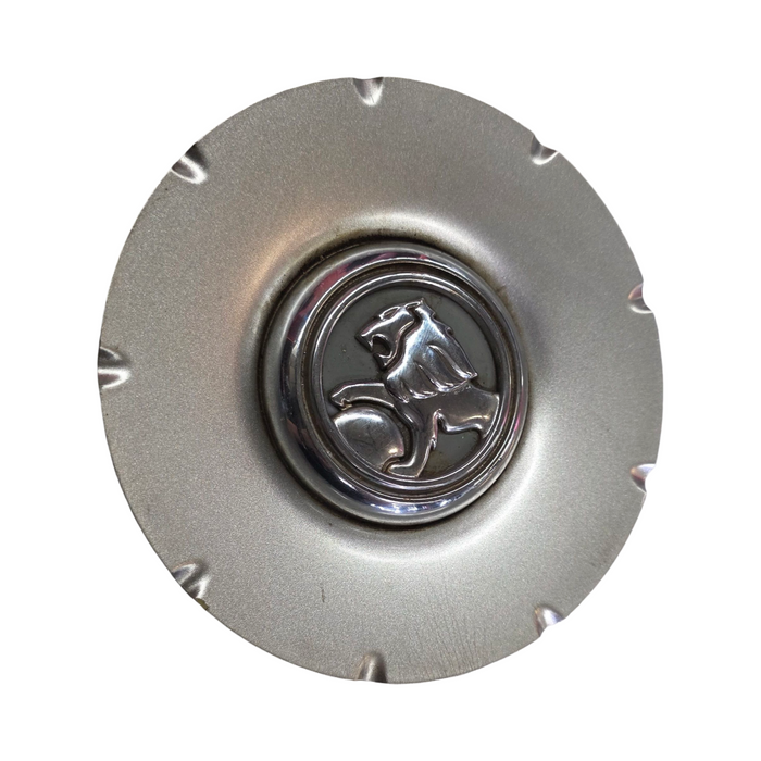 Sm001 - VT Holden Calais II - Centre Cap / Silver