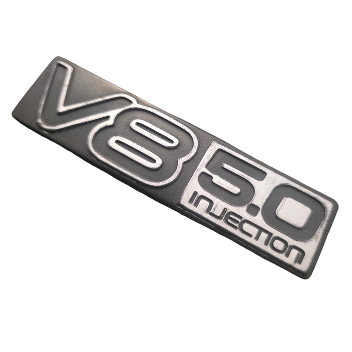 E4008 - GENUINE VP VQ VR VS V8 5.0 Injection Genuine Bootlid Badge 10cm x 3cm