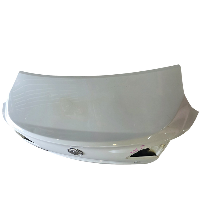 A296 - VF Holden Calais Sedan - Bootlid Heron White #679F