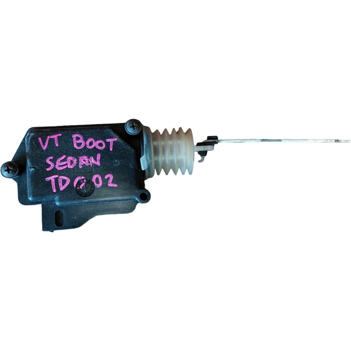TD002 - VT Holden Commodore Sedan - Boot Actuator
