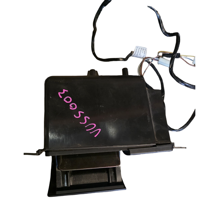 Vuss003 - VT, WH, VX, VU Holden Commodore - Dash Mount Ashtray and Lighter Socket