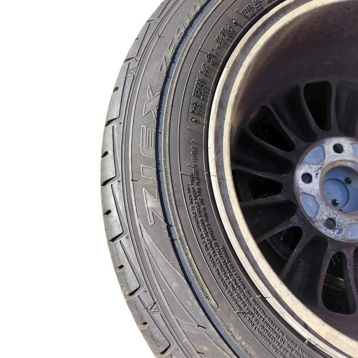 A314 - VT Holden Calais 16" Wheels/Tyres with Centre Caps (SET OF 4) 215/60R16 99H