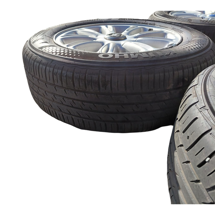 A314 - VT Holden Calais 16" Wheels/Tyres with Centre Caps (SET OF 4) 215/60R16 99H