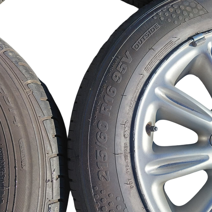 A314 - VT Holden Calais 16" Wheels/Tyres with Centre Caps (SET OF 4) 215/60R16 99H