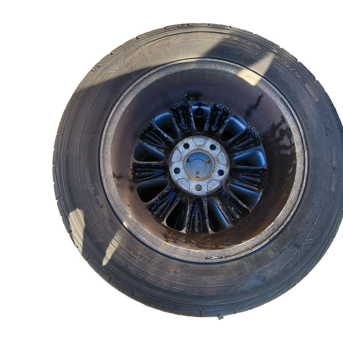 A314 - VT Holden Calais 16" Wheels/Tyres with Centre Caps (SET OF 4) 215/60R16 99H
