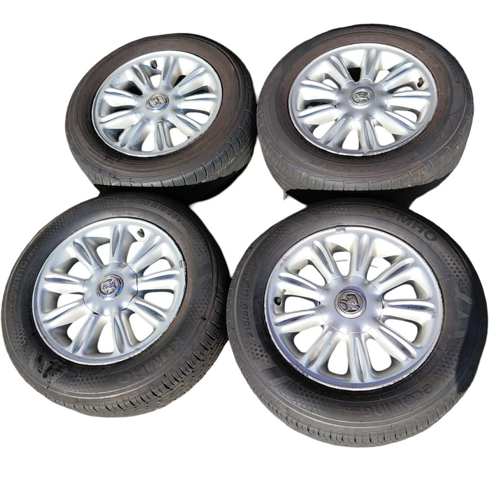 A314 - VT Holden Calais 16" Wheels/Tyres with Centre Caps (SET OF 4) 215/60R16 99H