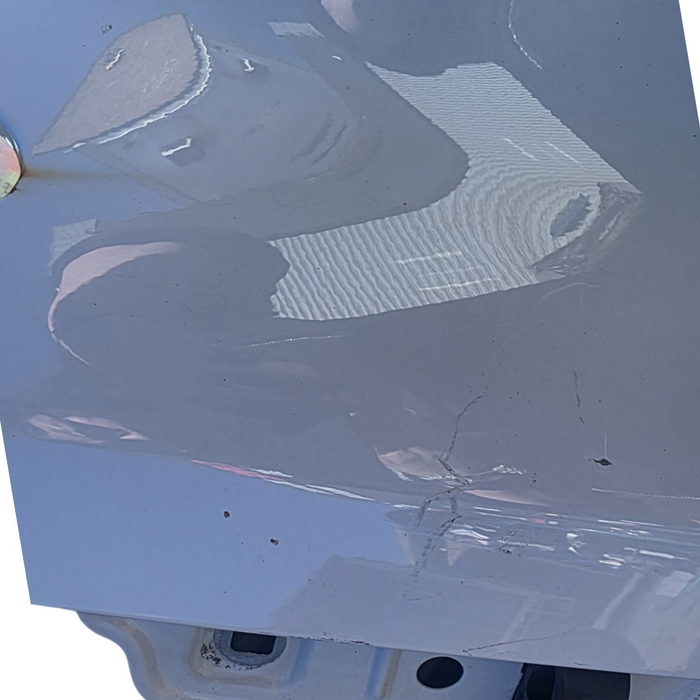 Da2001 - VE Holden Commodore - Driver's Front Guard - Heron White #J073
