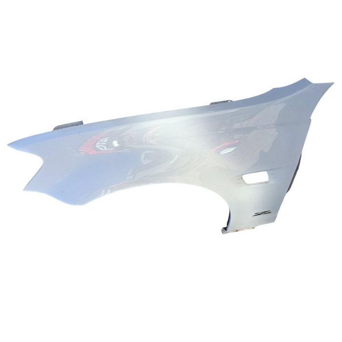 Da2005 - VE Holden Commodore - Passenger Front Guard - Heron White #J073