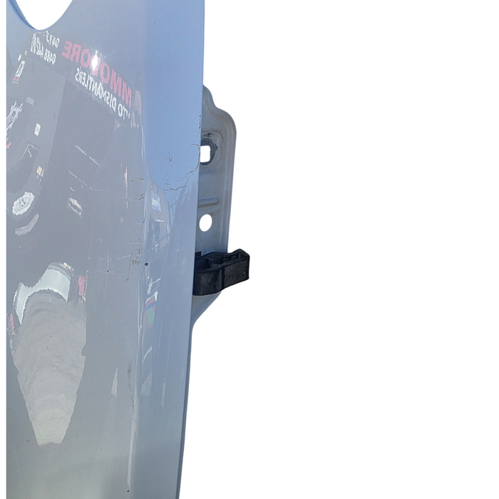 Da2005 - VE Holden Commodore - Passenger Front Guard - Heron White #J073