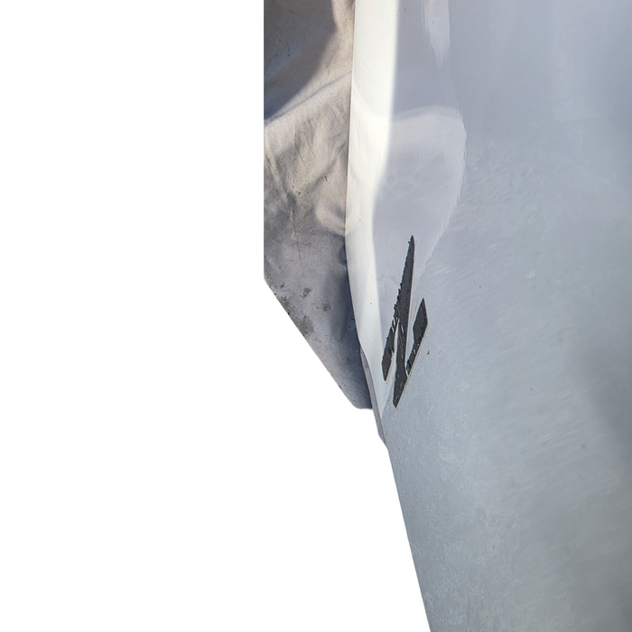Da2005 - VE Holden Commodore - Passenger Front Guard - Heron White #J073