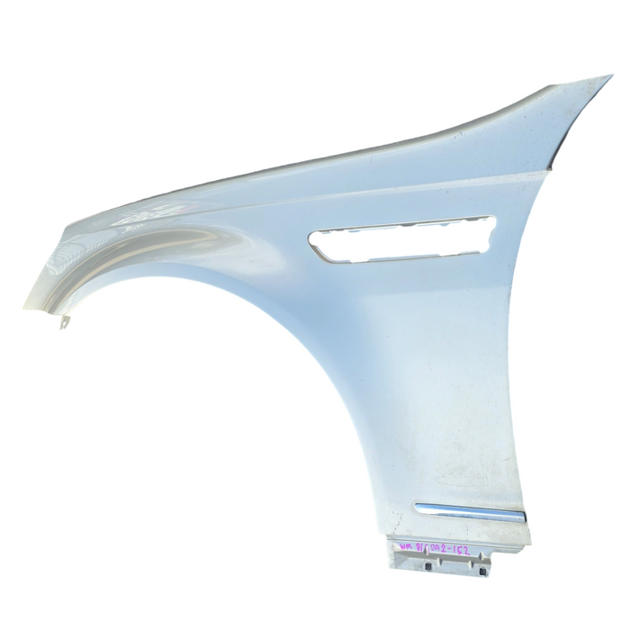 Da2-152 - WM / WN Holden Commodore - Passenger Side Guard pearl paint color