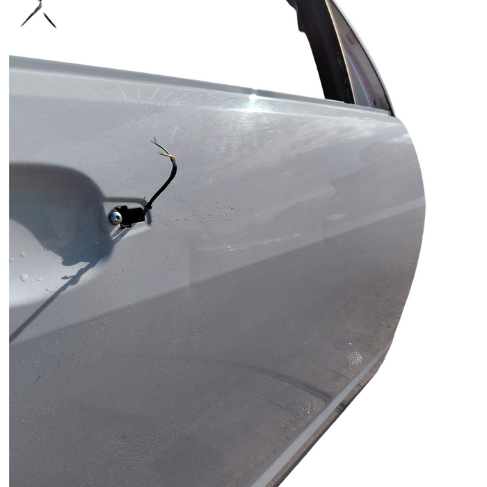 DA2-153 - VF Holden Commodore - Driver's Front Door - HERON WHITE #J073