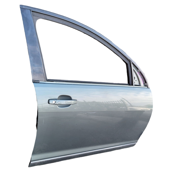 DA2-164 - VF Holden Commodore - Driver's Front Door - Nitrate Silver #636R