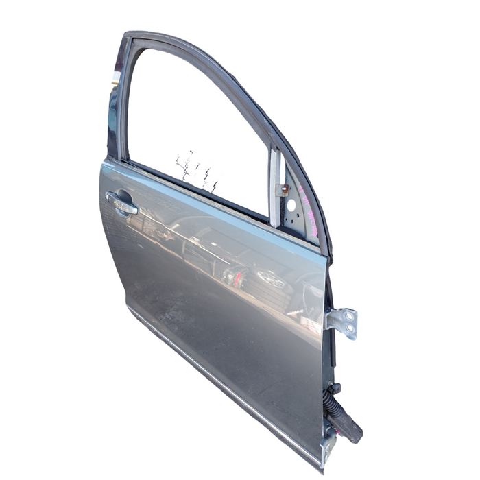 DA2-164 - VF Holden Commodore - Driver's Front Door - Nitrate Silver #636R