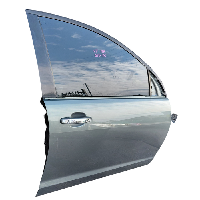 DA2-165 - VF Holden Calais - Driver's Front Door w/ Chrome Handle - Nitrate Silver #636R