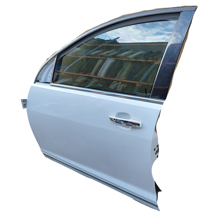 DA2-173 - VF Holden Calais - Passenger's Front Door w/ Chrome Handle & Trims - HERON WHITE #J073