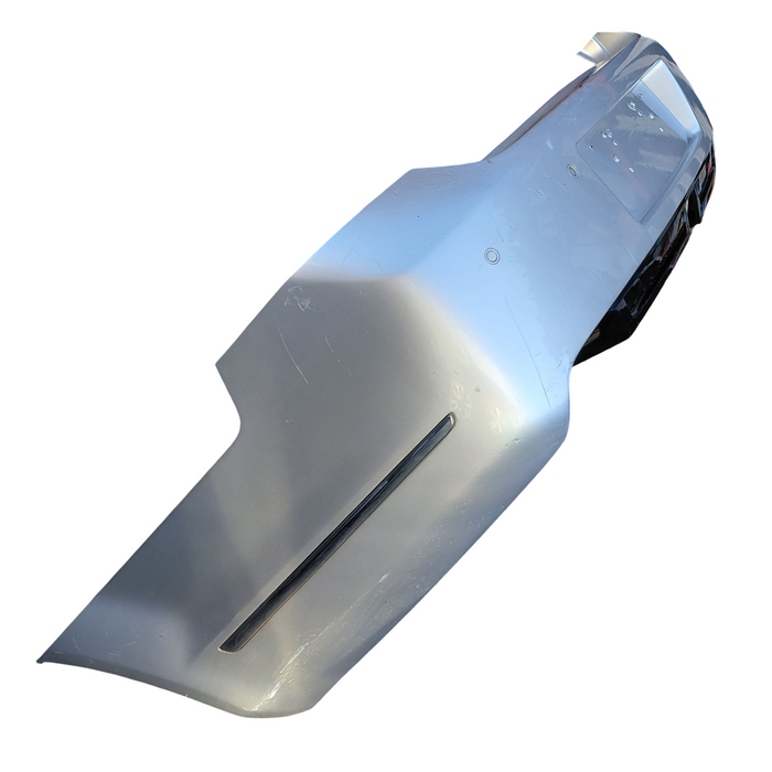 Da2-261 - WM / WN Holden Statesman - Rear Bar with Diffuser - Switchblade Silver #636R