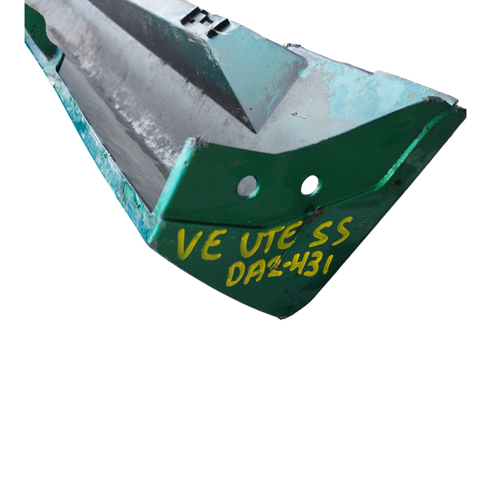 DA2-431 - VE SS Holden Commodore Utility - Sideskirts (PAIR) - Poison Ivy #746S