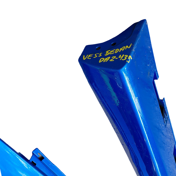 Da2-435 - VE SS Holden Commodore Sedan - Sideskirts Set - Perfect Blue #824T