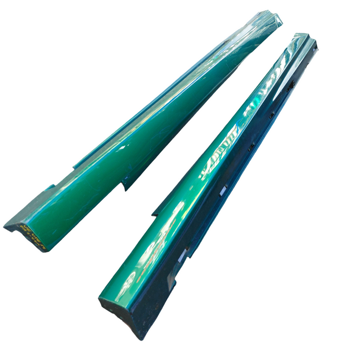 Da2-440 - VE SS Holden Commodore Ute - Sideskirts Set - Poison Ivy #746S