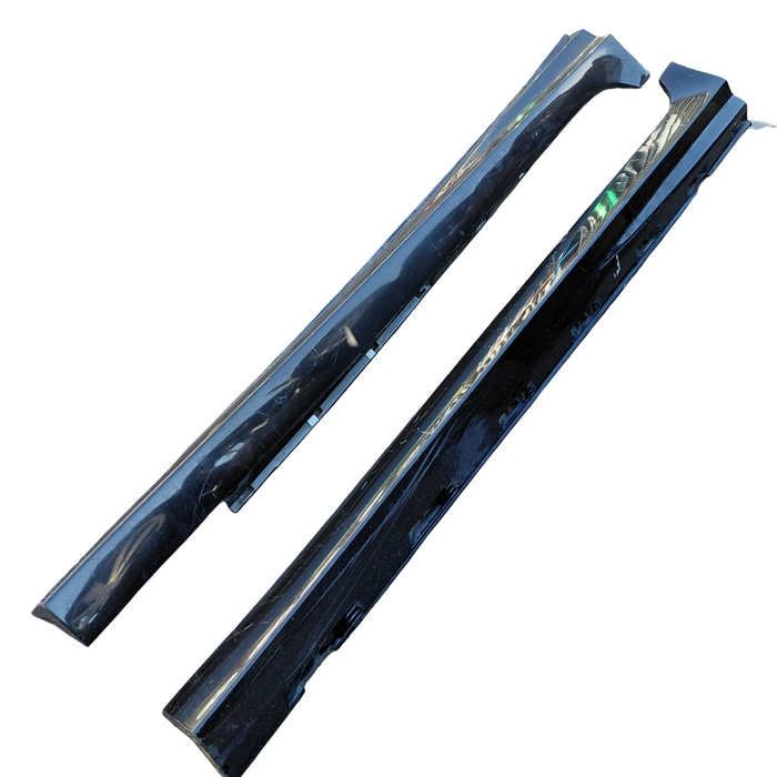 Da2-442 - VE SS Holden Commodore Sedan - Sideskirts Set - Phantom Black #690F