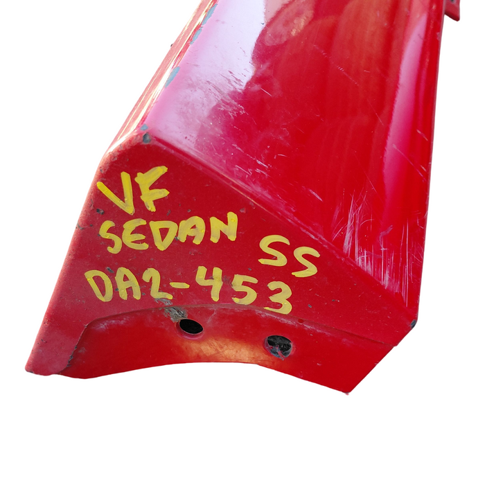 Da2-453 - VF SS Holden Commodore Sedan - Sideskirts Set - Red Hot #687F