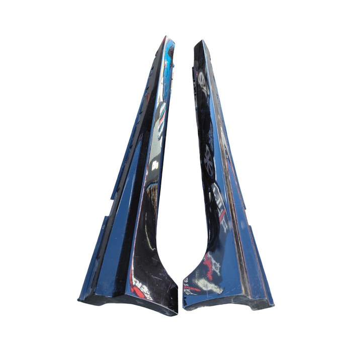 Da2-460 - VF SS Holden Commodore Sedan - Sideskirts Set - Phantom Black #690F