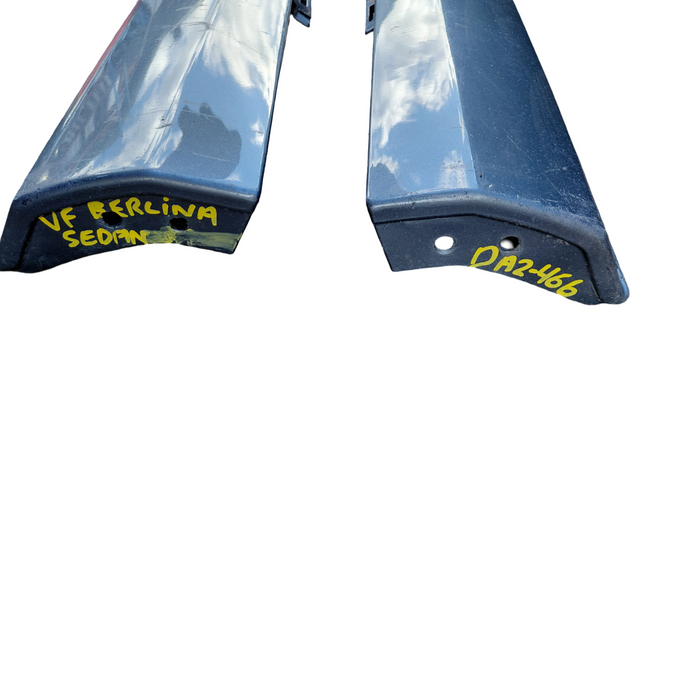Da2-466 - VF Holden Commodore Berlina - Sideskirts Set -