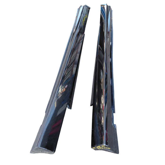 Da2-470 - VF SS Holden Commodore Ute - Sideskirts Set - Phantom Black #690F