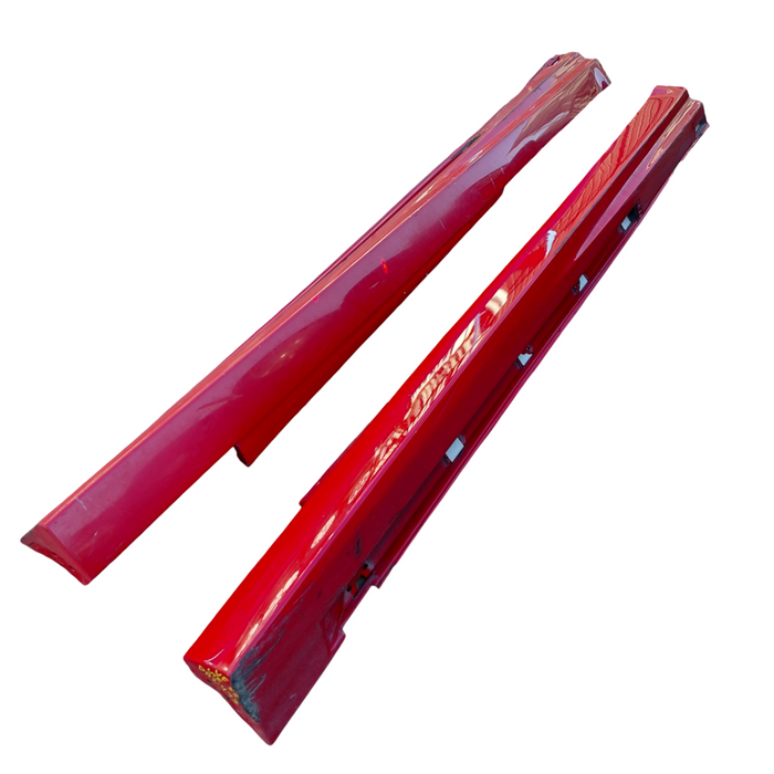 Da2-473 - VF SS Holden Commodore Ute - Sideskirts Set - Sting Red #687F
