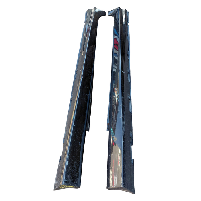 Da2-476 - VE SS Holden Commodore Sedan - Sideskirts Set - Phantom Black #690F