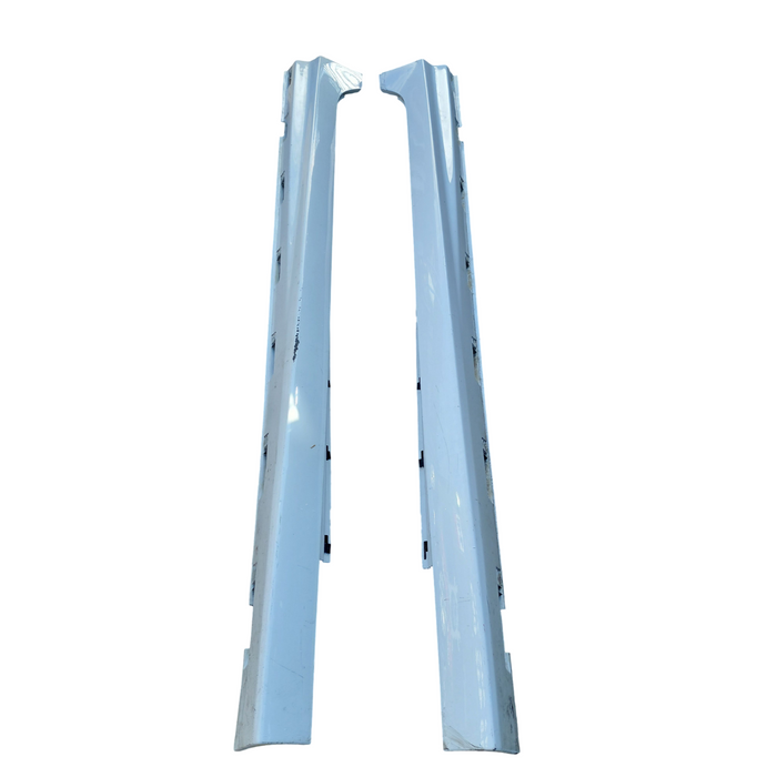 Da2-477 - VE SS Holden Commodore Sedan - Sideskirts Set - Herron White #679F