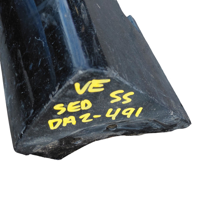 Da2-491 - VE SS Holden Commodore Sedan - Sideskirts Set - Phantom Black #690F