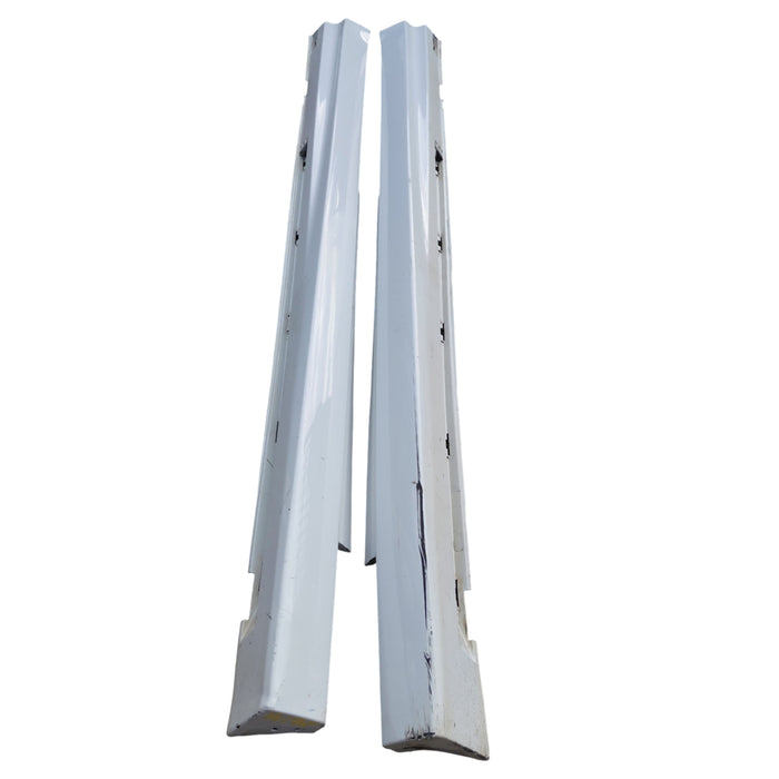 Da2-494 - VE SS Holden Commodore Ute - Sideskirts Set - Herron White #679F
