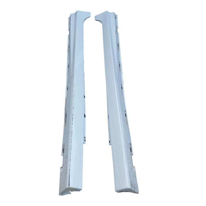 Da2-503 - VF SS Holden Commodore Sedan - Sideskirts Set - Herron White #679F