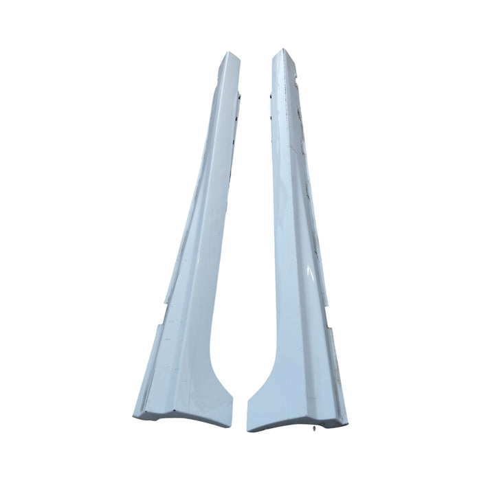 Da2-503 - VF SS Holden Commodore Sedan - Sideskirts Set - Herron White #679F