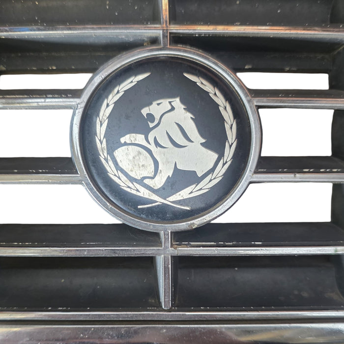 BA492 - VR / VS Holden Statesman  - Chrome Front Grille with Badge