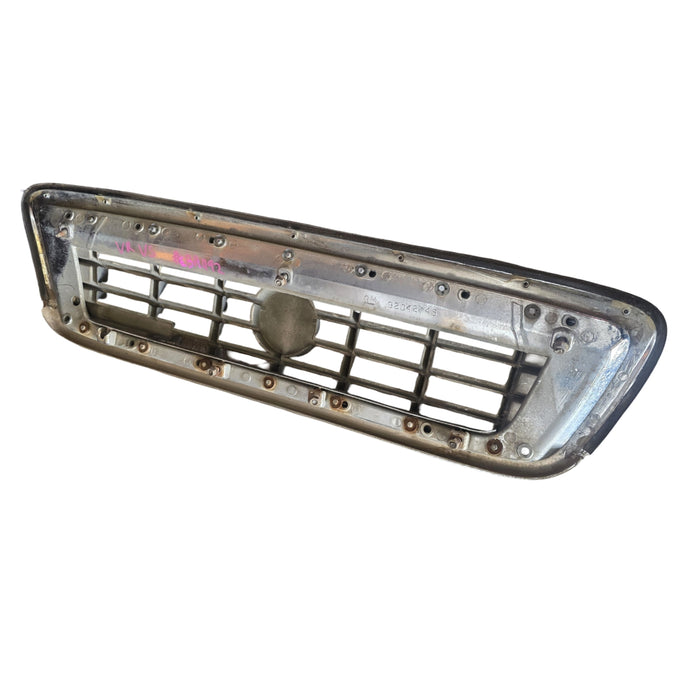 BA492 - VR / VS Holden Statesman  - Chrome Front Grille with Badge