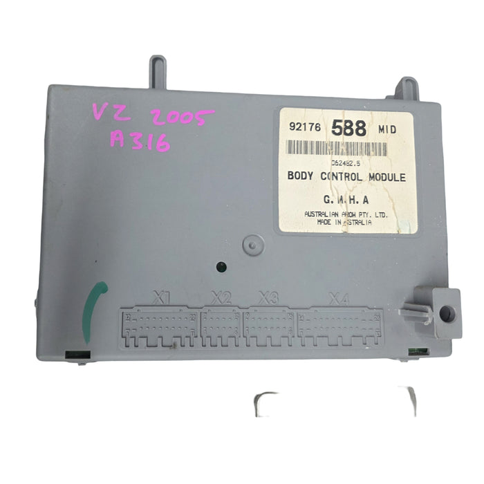 a316 - VZ Holden Commodore Feb/2005 V6 Auto - Computer Set (PARTS ONLY)
